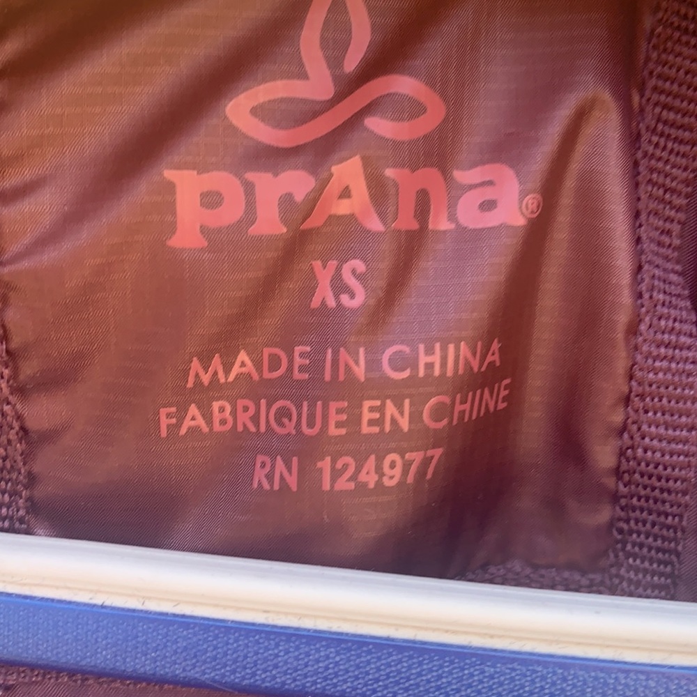 Prana Down Puffer Vest Burgandy - Picture 2 of 3